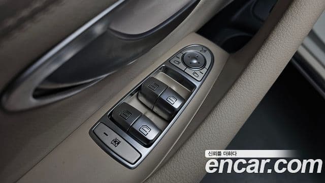Mercedes-Benz E-Class 2023 — Фото 19/20