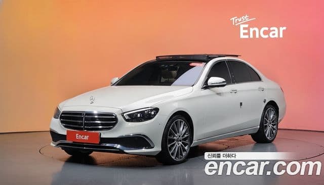 Mercedes-Benz E-Class 2023 — Фото 1/20