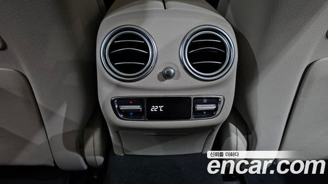 Mercedes-Benz E-Class 2023 — Photo 20/37