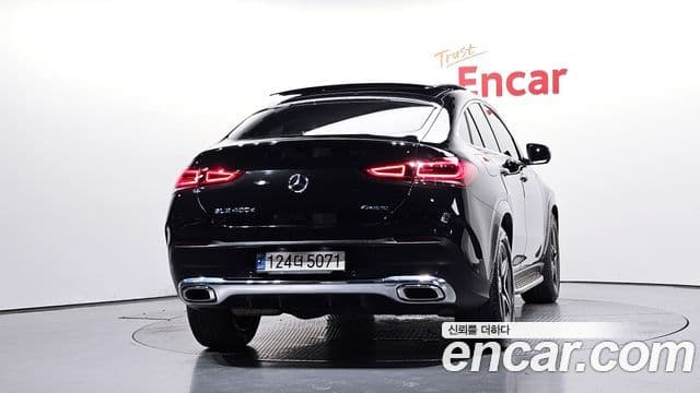 Mercedes-Benz GLE-Class 2021 — Photo 10/20