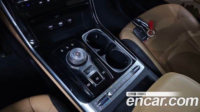 Kia Carnival 2022 — Фото 8/20
