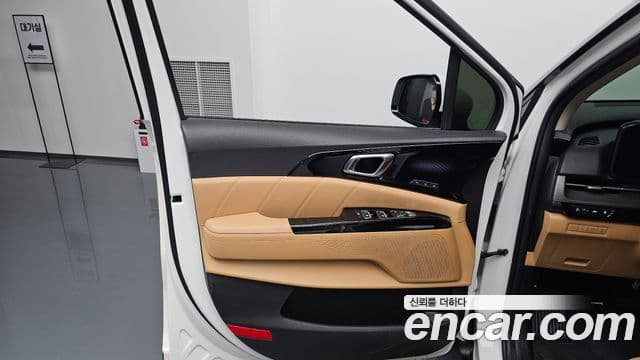 Kia Carnival 2022 — Şəkil 29/36