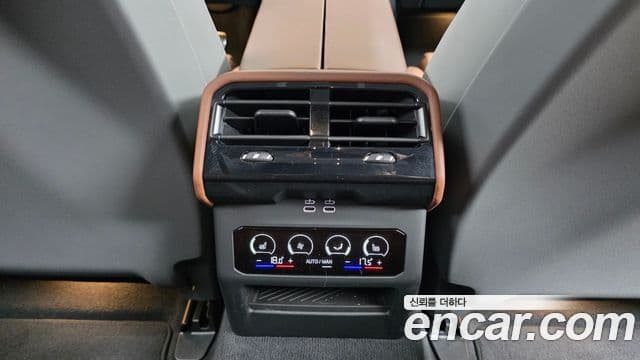 BMW 5 Series 2025 — Фото 18/20