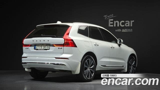 Volvo XC60 2021 — Фото 2/20