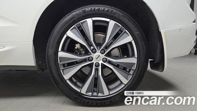 Volvo XC60 2021 — Şəkil 16/35