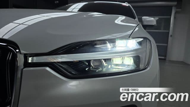 Volvo XC60 2021 — Şəkil 5/35