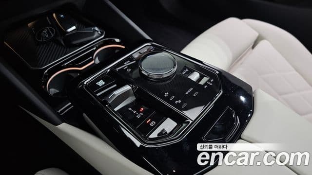 BMW 5 Series 2025 — Фото 9/20
