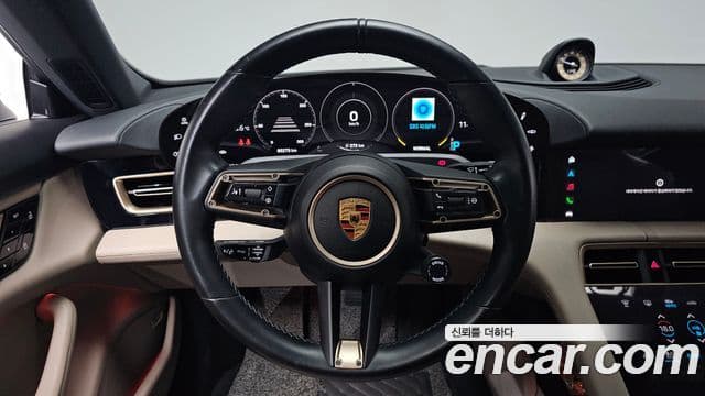 Porsche Taycan 2021 — Photo 27/34