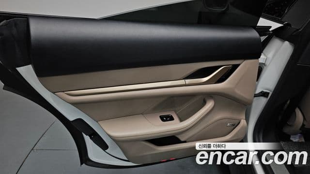 Porsche Taycan 2021 — Photo 11/34