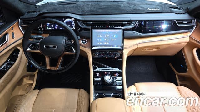 Jeep Grand Cherokee 2023 — Фото 7/20