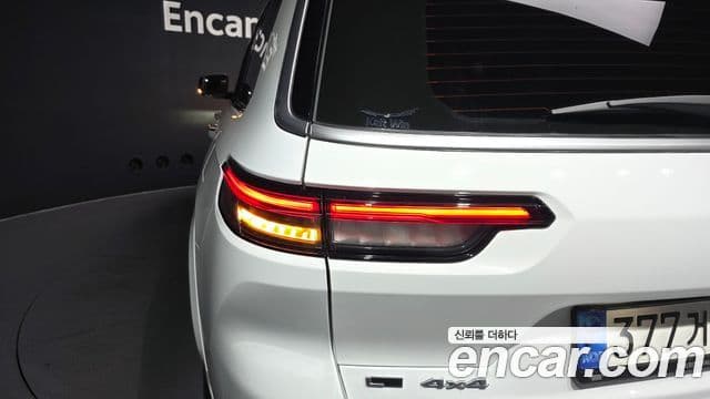 Jeep Grand Cherokee 2023 — Photo 33/44