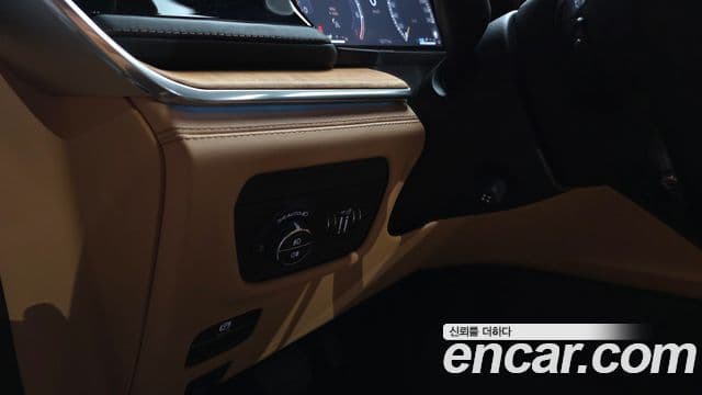 Jeep Grand Cherokee 2023 — Photo 34/44