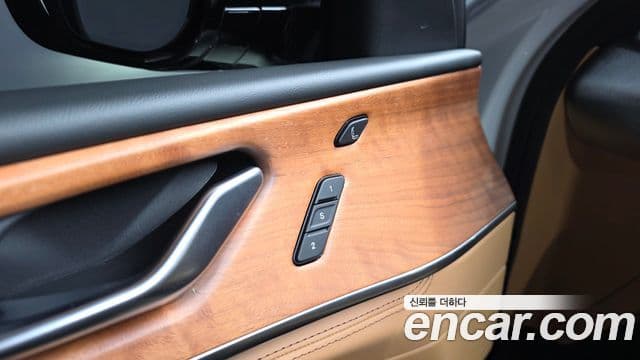 Jeep Grand Cherokee 2023 — Photo 18/44
