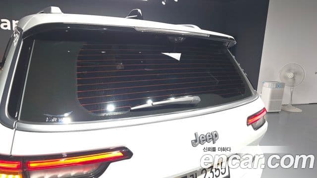 Jeep Grand Cherokee 2023 — Photo 4/44