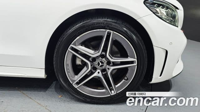 Mercedes-Benz C-Class 2021 — Photo 4/30