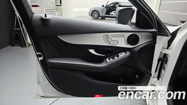 Mercedes-Benz C-Class 2021 — Photo 22/30