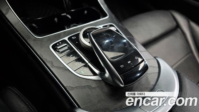 Mercedes-Benz C-Class 2021 — Photo 5/30
