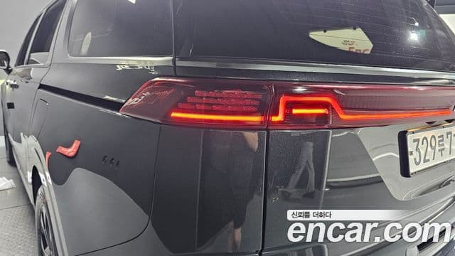 Kia Carnival 2022 — Photo 27/32