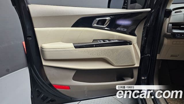 Kia Carnival 2022 — Photo 4/32