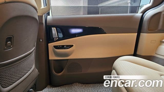 Kia Carnival 2022 — Photo 7/32
