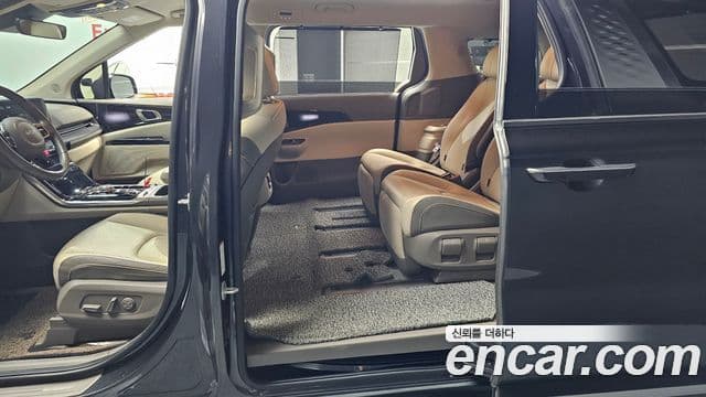 Kia Carnival 2022 — Photo 14/32