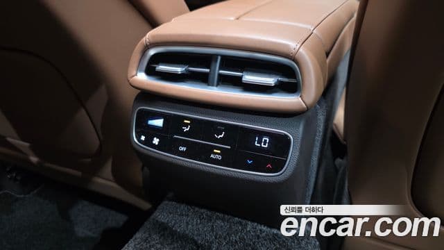 Genesis G80 2023 — Şəkil 13/42