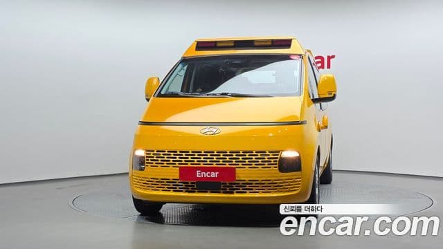 Hyundai Staria 2023 — Фото 3/20