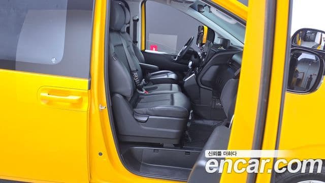Hyundai Staria 2023 — Фото 11/20