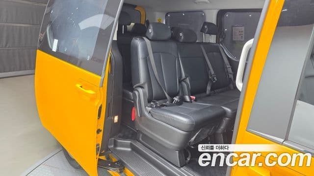 Hyundai Staria 2023 — Фото 12/20
