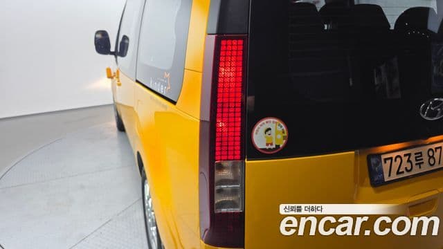 Hyundai Staria 2023 — Photo 16/34
