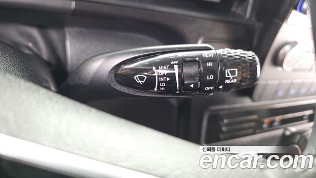 Hyundai Staria 2023 — Photo 5/34