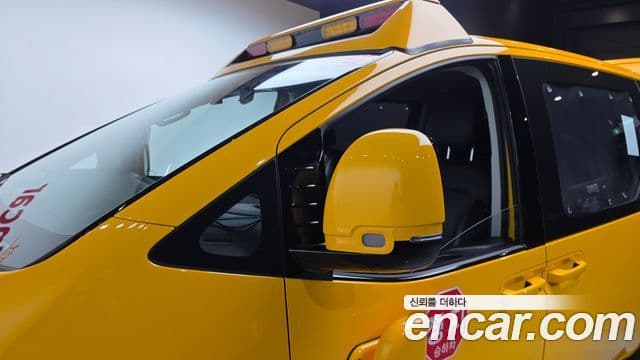 Hyundai Staria 2023 — Photo 27/34