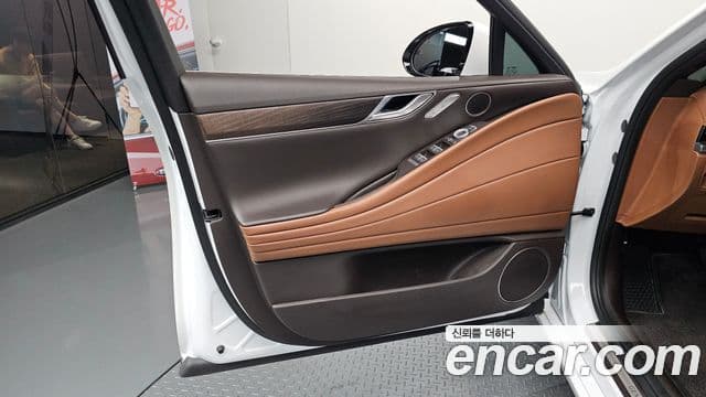 Genesis G80 2023 — Şəkil 30/33