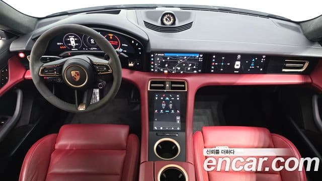 Porsche Taycan 2024 — ფოტო 18/35