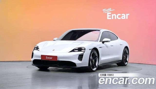 Porsche Taycan 2024 — ფოტო 15/35
