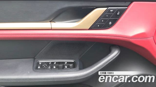Porsche Taycan 2024 — ფოტო 28/35