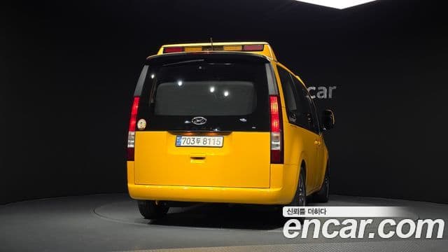 Hyundai Staria 2023 — Фото 4/20