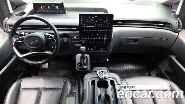 Hyundai Staria 2023 — Фото 7/20