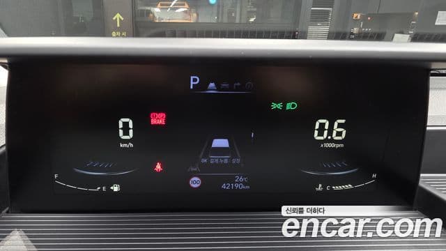 Hyundai Staria 2023 — Фото 8/20