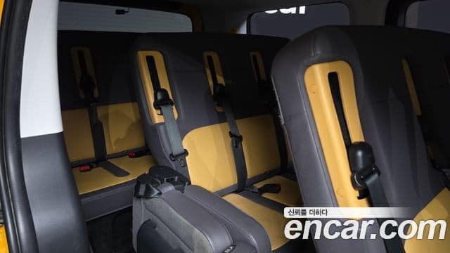 Hyundai Staria 2023 — Photo 28/34