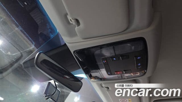 Hyundai Staria 2023 — Photo 25/34