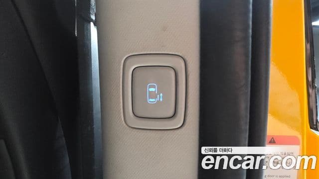 Hyundai Staria 2023 — Photo 27/34
