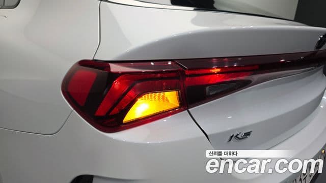 Kia K5 2020 — ფოტო 30/35