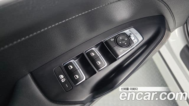 Kia K5 2020 — ფოტო 31/35