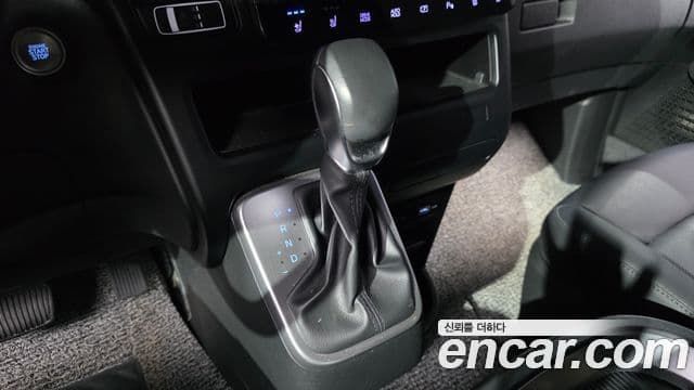Hyundai Staria 2024 — Фото 9/20