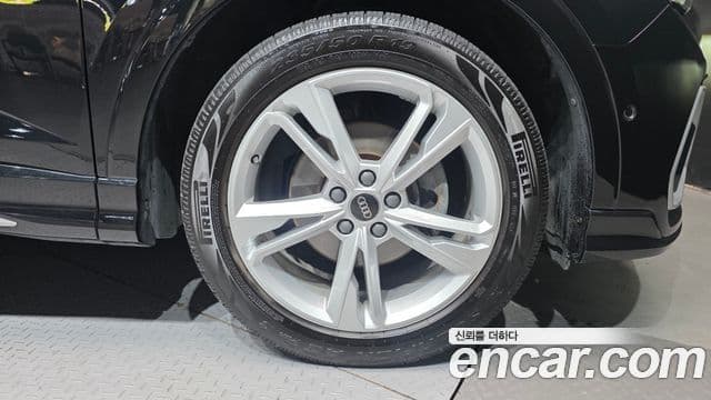 Audi Q3 2022 — Şəkil 27/31