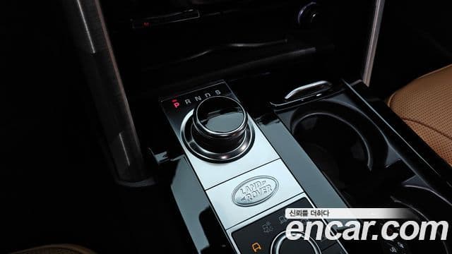 Land Rover Discovery 5 2019 — Şəkil 33/40