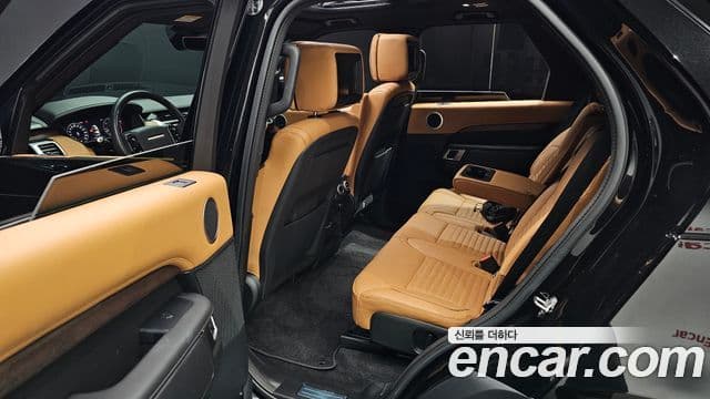 Land Rover Discovery 5 2019 — Şəkil 21/40