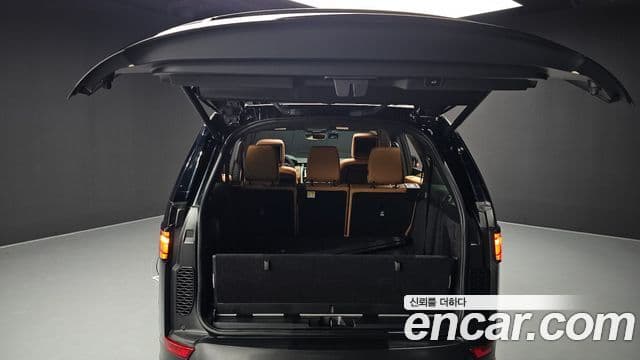 Land Rover Discovery 5 2019 — Şəkil 16/40