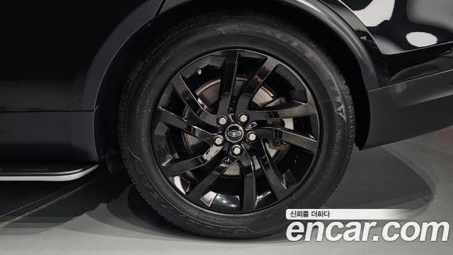 Land Rover Discovery 5 2019 — Şəkil 36/40